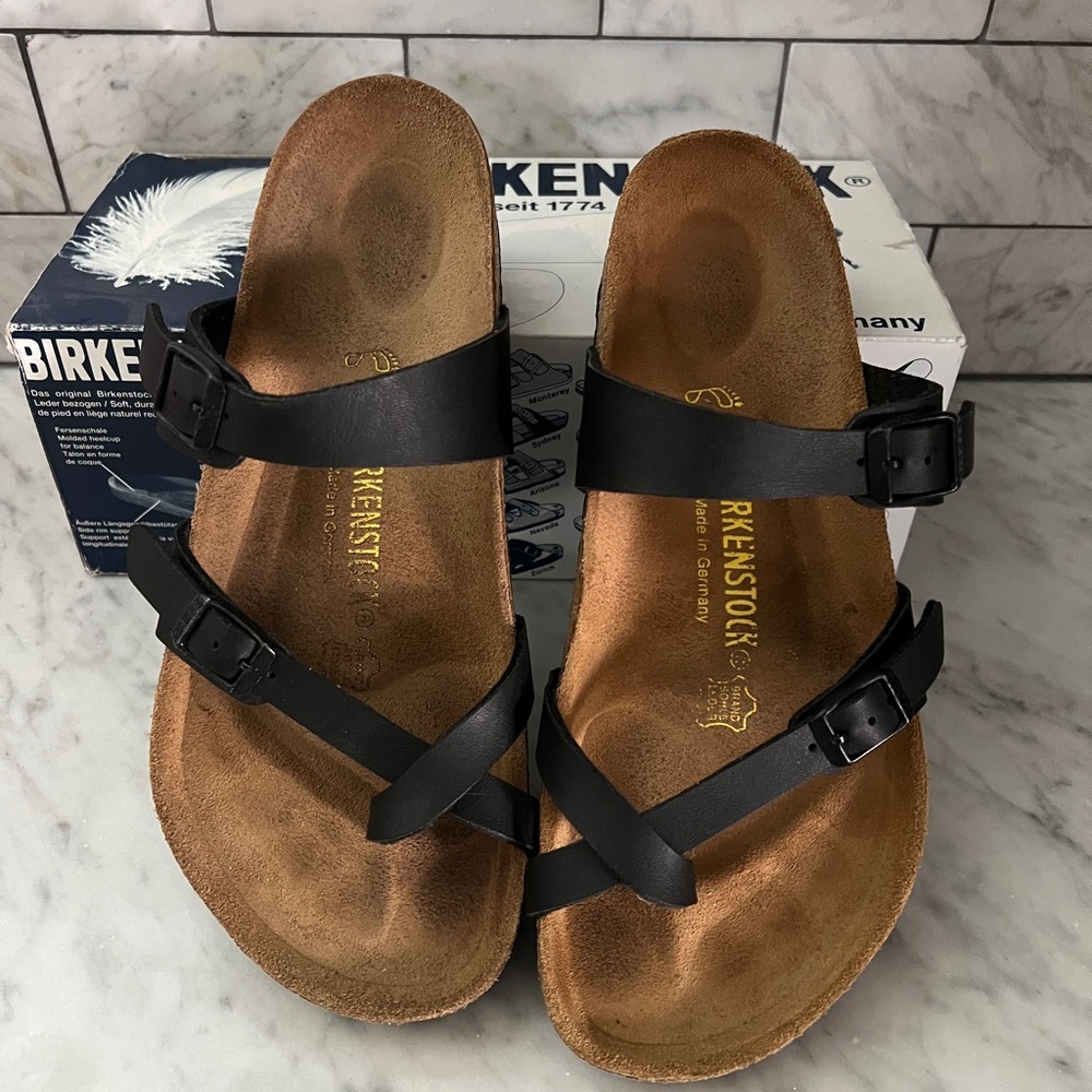 Women’s Black Birkenstock Mayari Sandals. Size: 39
